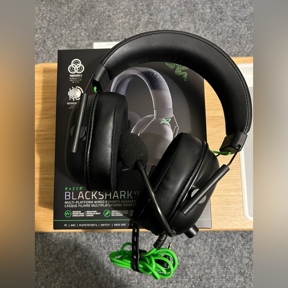 Razer Blackshark V2 X Wired Gaming Headset - Black